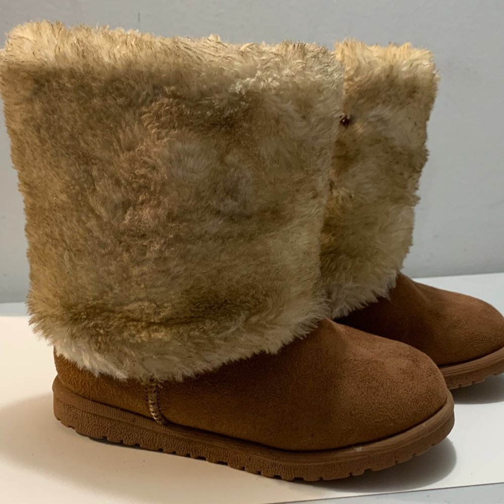 Maggie & Zoe Brown Suede Boots w/Plush Trim & Lining Toddler SZ 9